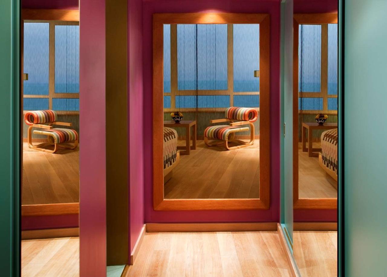 Symphony Style Hotel Kuwait Salmiya ภายนอก รูปภาพ The interior of the hotel