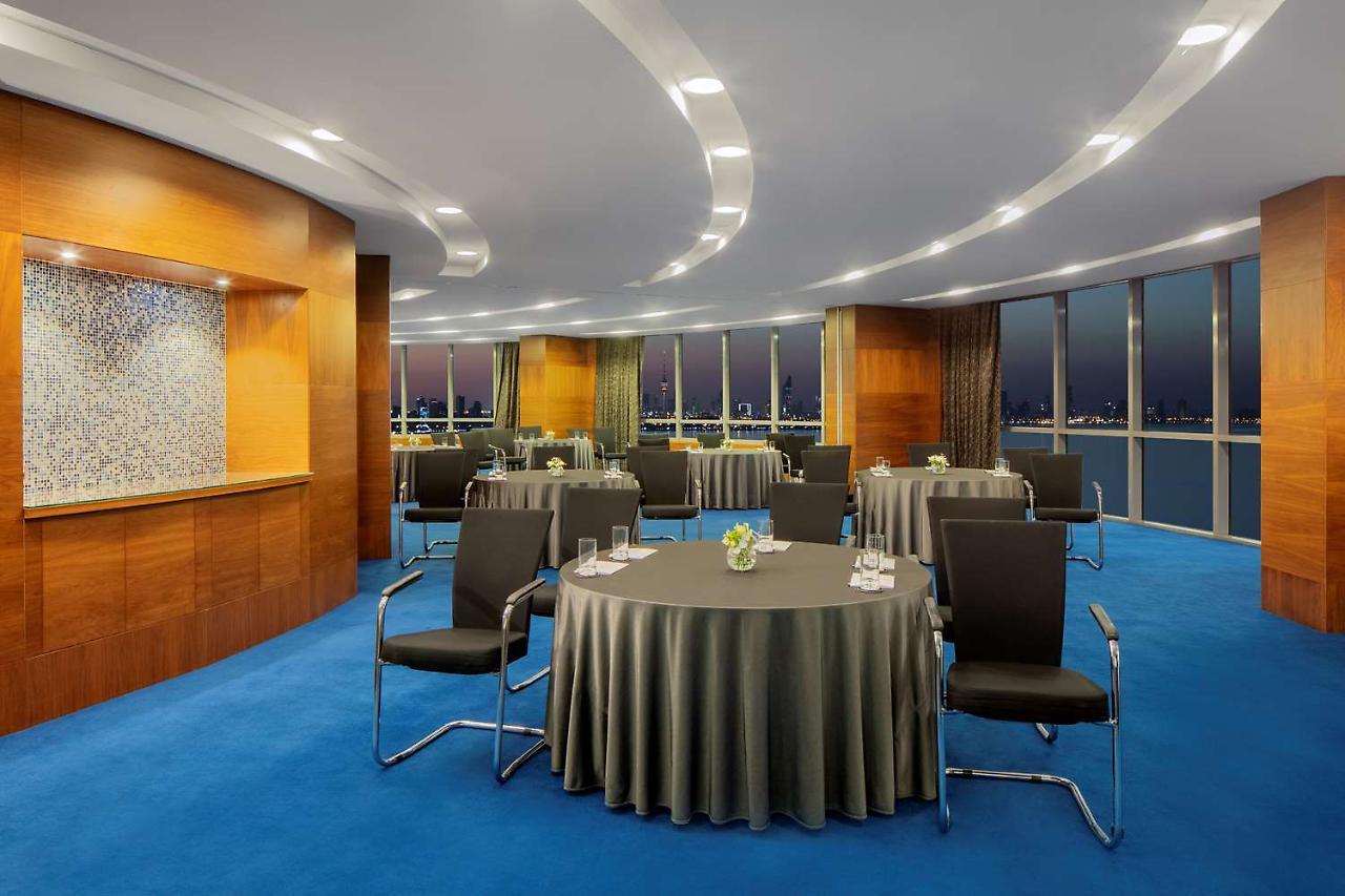 Symphony Style Hotel Kuwait Salmiya ภายนอก รูปภาพ Meeting room