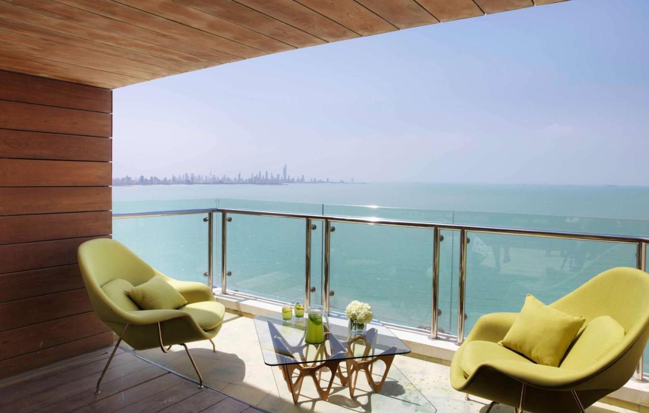 Symphony Style Hotel Kuwait Salmiya ภายนอก รูปภาพ A balcony at Jumeirah Beach Hotel