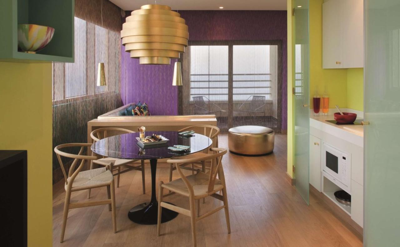 Symphony Style Hotel Kuwait Salmiya ภายนอก รูปภาพ A kitchen in a typical apartment
