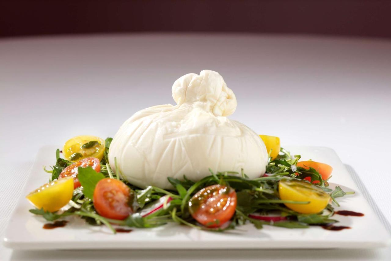 Symphony Style Hotel Kuwait Salmiya ภายนอก รูปภาพ Buratta