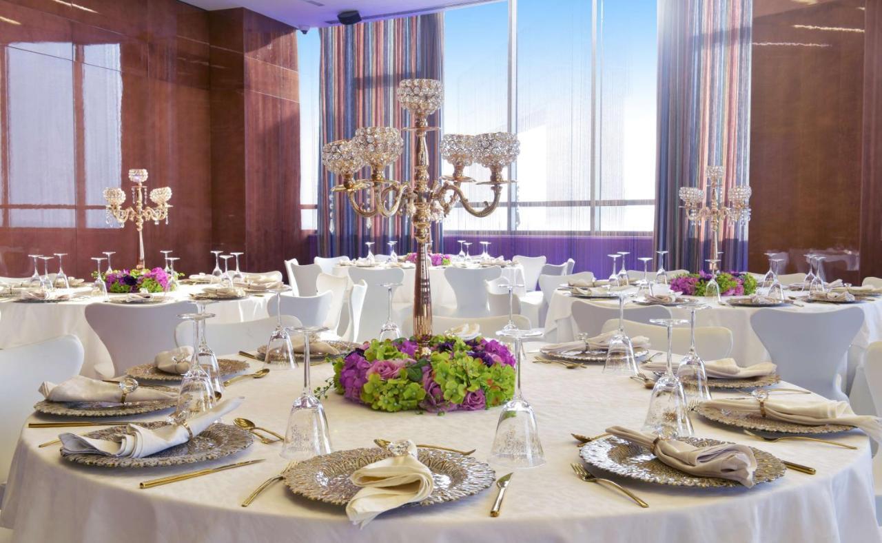 Symphony Style Hotel Kuwait Salmiya ภายนอก รูปภาพ The ballroom at the hotel